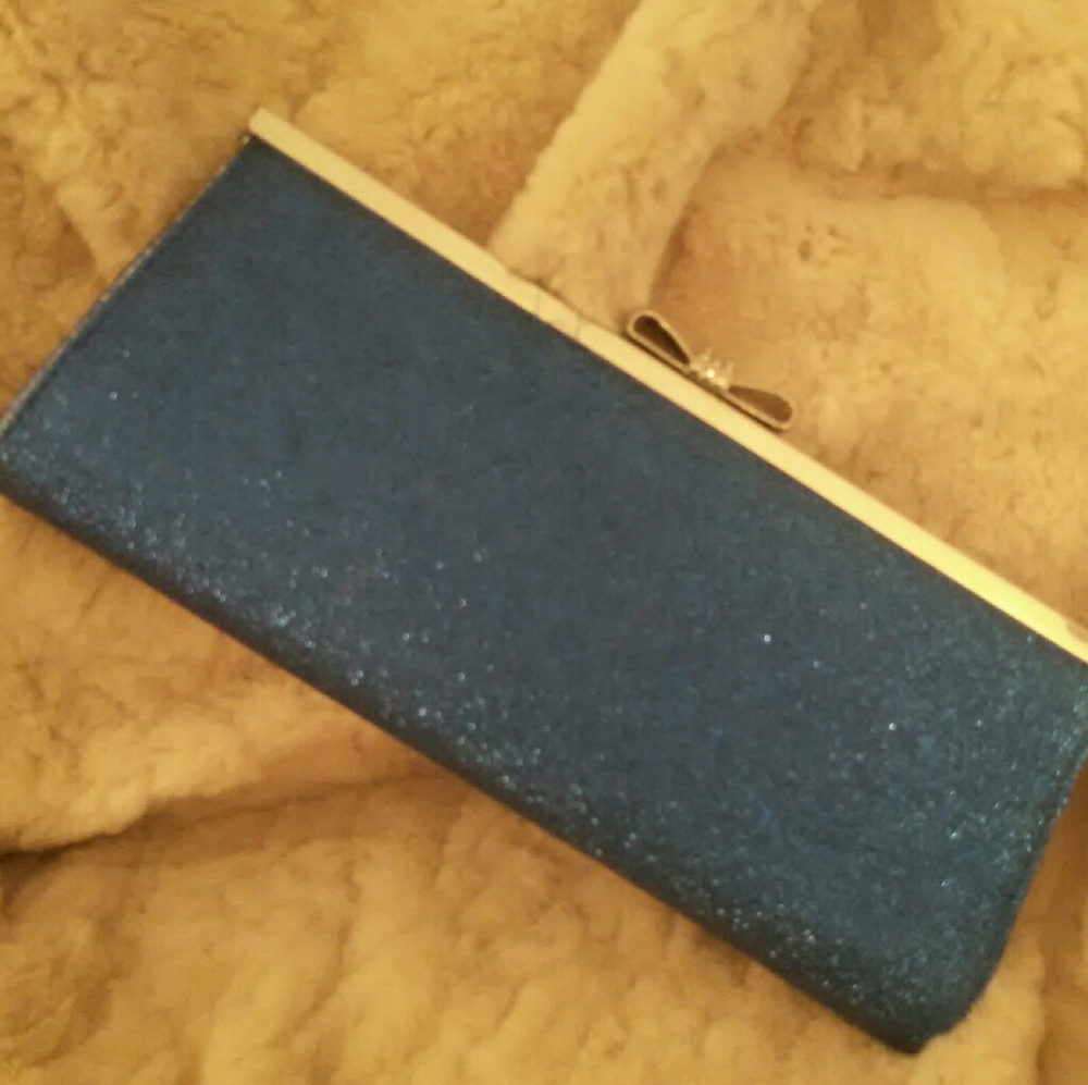 Purse - Picture 2 of 7